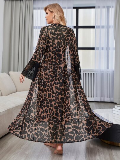 SHEIN مجموعة بيجامة / ثوب سربيل شبكي من الدانتيل بطبعة نمر مع ثوب سربيل بحزام