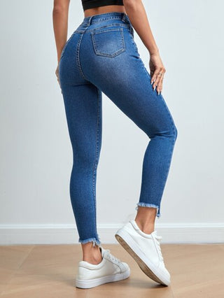PETITE بنطلون جينز نحيل خدش قط قص خام