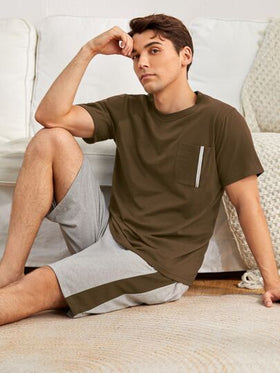 Manfinity Underwear&Sleepwear Basics طقم بيجامة/طقم بدلة النوم بتيشرت جيب أمامي مع شورت للرجال