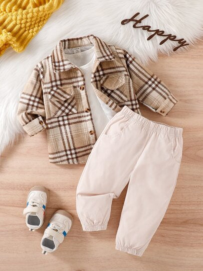 SHEIN Vintaside Kids جاكيت مطبوعة بالشيك وسروال بدون تي شيرت للأطفال الرضع الصبيان، لمناسبة عيد الميلاد