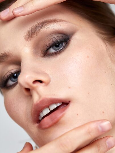 SHEGLAM لوحة When In Rome 23-Clolor Shimmer Glitter Matte Eyeshadow Palette Rose Neutral Tone Pearlescent Shimmer Long-Lasting High Pigment Smooth Blending Eyeshadow تخفيضات ظلال العيون البنية عيد الأب التخرج عيد الميلاد العطلة الربيع الصيف Y2K فاخر...
