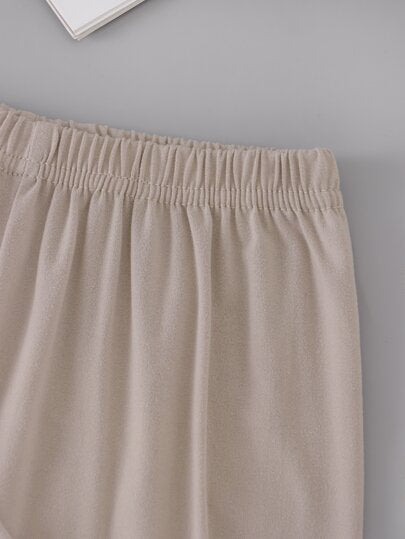 SHEIN Genkimix Kids طقم بيجامة كاجوال لأولاد الأطفال الصغار بتصميم جيب وياقة ماندرين بلون خاكي 2 قطعة