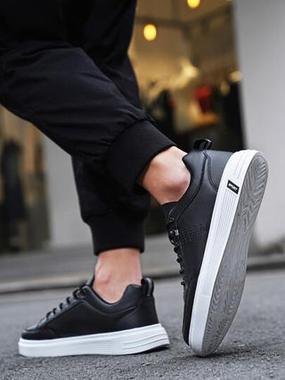 أحذية رجالية كاجوال للخارج، جديدة قابلة للتنفس مضادة للانزلاق متينة ، رياضية ومريحة للربيع والصيف، لون أسود