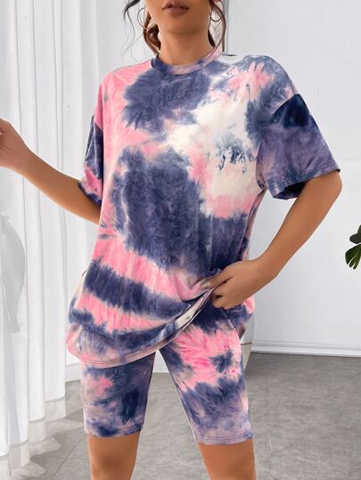 طقم حريمي قطعتين EZwear صبغ متعادل تي شيرت منخفض الاكتاف و شورت ركوب الدراجات النارية