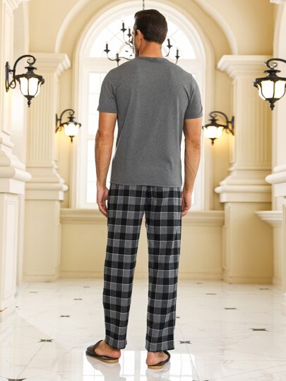 Manfinity Underwear&Sleepwear Basics طقم بيجامة / بجاما للرجال بطبعة مربعات
