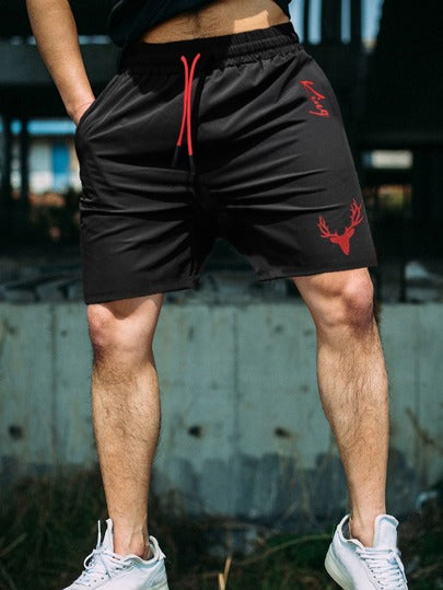 Manfinity Homme شورت جوجر بخصر رباط مطبوع عليه حرف قرن الغزال، هدية للزوج أو الحبيب
