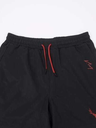 Manfinity Homme شورت جوجر بخصر رباط مطبوع عليه حرف قرن الغزال، هدية للزوج أو الحبيب