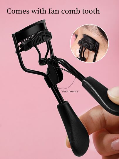 أداة تجعيد الرموش المحمولة مع وسادة من السيليكون، قطعة واحدة من أداة تجعيد الرموش المصنوعة من الفولاذ المقاوم للصدأ باللون الأسود مع مشط، لا تسبب ضررًا للرموش، تستخدم للتجعيد والتشكيل ورفع الرموش، مما يجعل العيون تبدو أكبر، مثالية لرموش النساء بكرة رمش