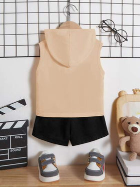 SHEIN للاولاد الاطفال بطباعة شعار قبعة لباس علوي تانك & بنطلون قصير