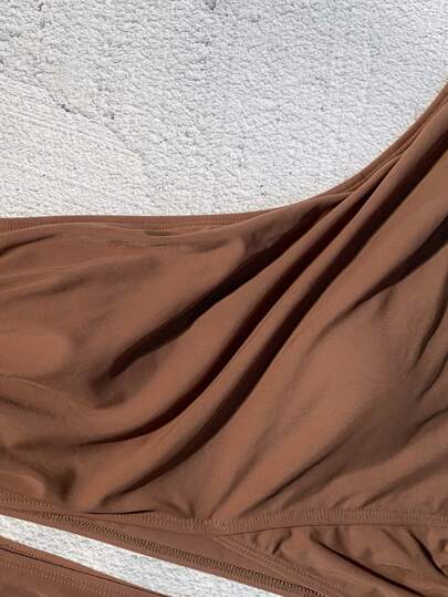 Swim Vcay مجموعة بيكيني مكونة من صدرية كتف واحد وقيعان سباحة بتصميم الشاطئ مع تنورة غطاء شاطئ للملابس السباحة