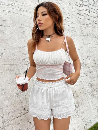 EZwear بنطلون قصير مطرز حلقي مقلم شكل اقواس معقود من الأمام
