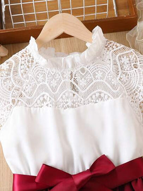 SHEIN فستان فتاتي صغير بحزام مزين ببطانة دانتيل متباينة