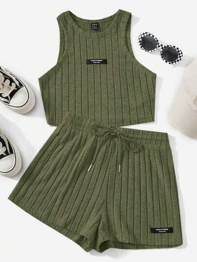 SHEIN EZwear تفاصيل مرقع بعبارة لباس علوي تانك & رباط خصر بنطلون قصير