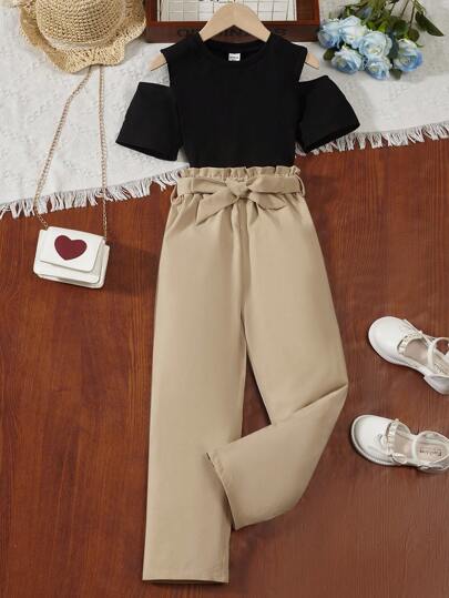 SHEIN تي شيرت كاجوال للفتيات الصغيرات مع كتف منكشف وبنطلون مع رباط في الخصر
