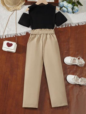 SHEIN تي شيرت كاجوال للفتيات الصغيرات مع كتف منكشف وبنطلون مع رباط في الخصر