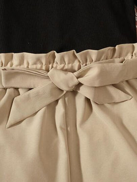 SHEIN تي شيرت كاجوال للفتيات الصغيرات مع كتف منكشف وبنطلون مع رباط في الخصر