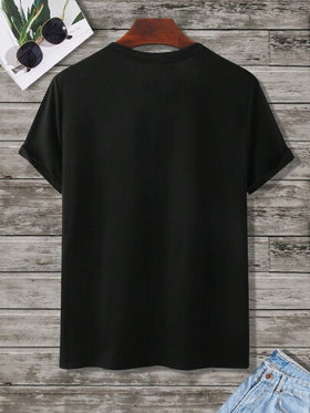 Manfinity Homme قميص كاجوال قصير الأكمام مزين برسوم كرتونية وشعارات للرجال، مناسب للخروج، للزوج