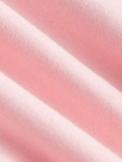 طقم حريمي قطعتين EZwear لباس علوي رسن مدرز بالحروف مقلم نمط نبات الخس & بنطلون قصير رباط خصر