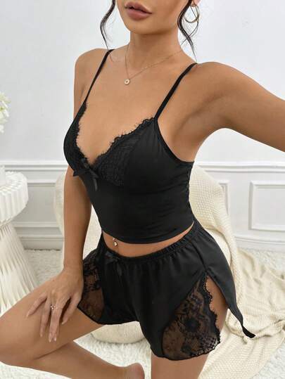 SHEIN طقم بيجامة بسترة علوية بفيونكة من النسيج الشفاف وشورت