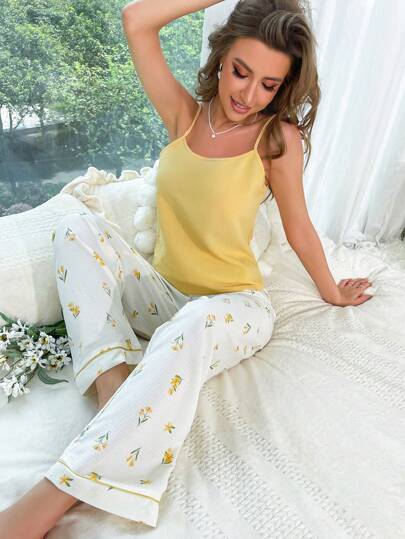CottageSlumber طقم بيجامة مطبوع بالأزهار مع خطوط ملونة متباينة / طقم بيجامة موسم العطلات الزهري الوفير الفخم والأنيق بالتفاصيل المريحة