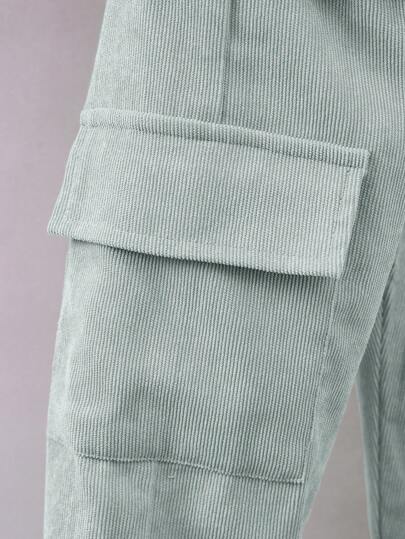 SHEIN طقم بنطال وقميص للأولاد الصغار بأكمام نطاحة بجيوب، بدون تيشرت، باللون الأخضر