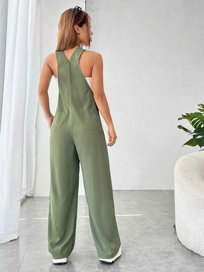 SHEIN EZwear جمبسوت بحمالات موحدة اللون جيب امامي بدون لباس علوي توب