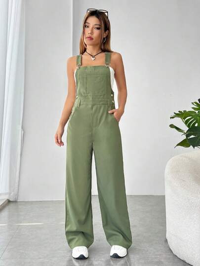 SHEIN EZwear جمبسوت بحمالات موحدة اللون جيب امامي بدون لباس علوي توب