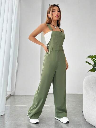 SHEIN EZwear جمبسوت بحمالات موحدة اللون جيب امامي بدون لباس علوي توب