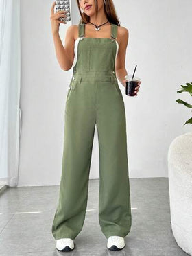 SHEIN EZwear جمبسوت بحمالات موحدة اللون جيب امامي بدون لباس علوي توب