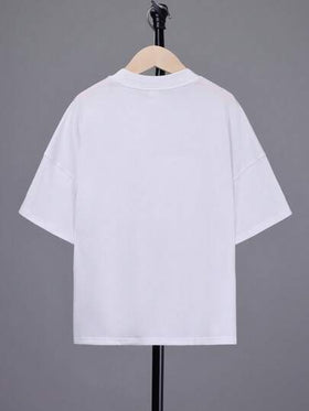 SHEIN تي شيرت تريكو ذو تصميم خط جوثيك كبير الحجم للفتى المراهق