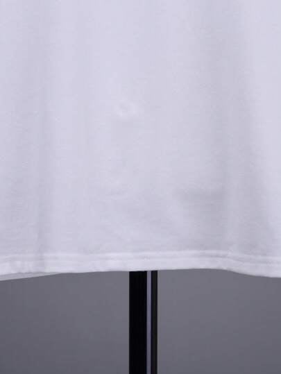 SHEIN تي شيرت تريكو ذو تصميم خط جوثيك كبير الحجم للفتى المراهق