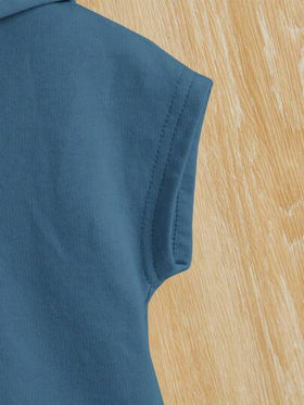 SHEIN تي شيرت وشورت تفاصيل مرقع بعبارة قبعة للاولاد الاطفال