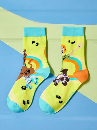 SCOOBY-DOO X SHEIN زوج من جوارب الطاقم ذات لونين متباينين وطبعة الكلب، مناسبة للجنسين