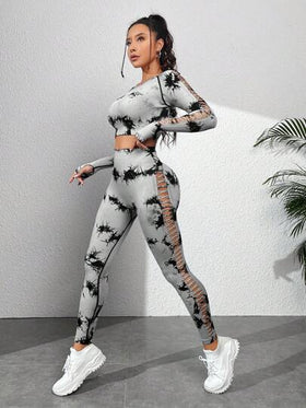 SHEIN Core Rhythm طقم ملابس رياضية للنساء بتصميم سلس خالي من الأصباغ ومثقوب، طقم سروال رياضي وبلوزة للنساء