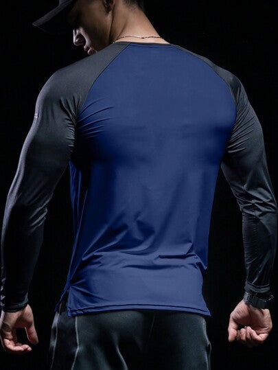 Manfinity Sport Corelite قميص بولو رياضي بأكمام راغلان مطبوع بطباعة حرفية على الطراز الخاص بالصديق للرجال