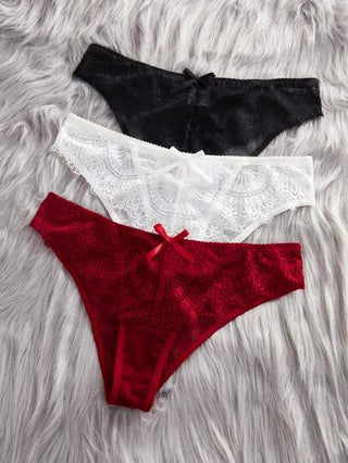 Shein Underwear&Sleepwear Basics ثلاث أزواج من ملابس اللانجيري، بنطلون داخلي أمامي مزين بربطة بنمط الزهور
