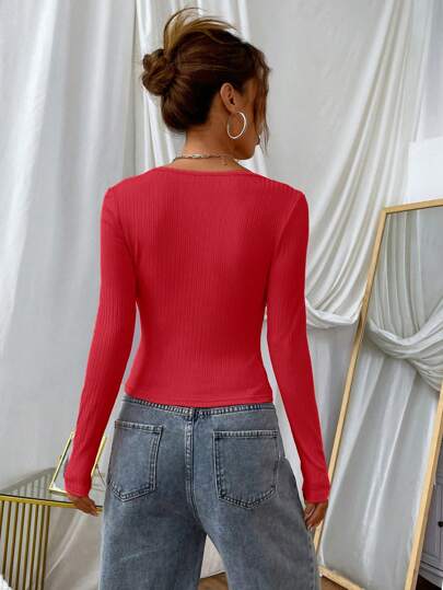 EZwear تي شيرت ياقة عميقة محبوك مضلع