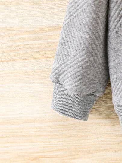 SHEIN سويت شيرت رقبة غير متماثلة للأولاد الصغار