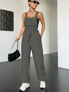 SHEIN EZwear جمبسوت بحمالات جيب قلاب رباط خصر