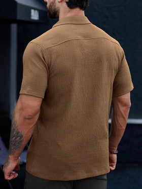 Manfinity Homme قميص موحدة اللون أزرار علوية جيب مرقع للرجال