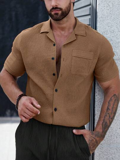 Manfinity Homme قميص موحدة اللون أزرار علوية جيب مرقع للرجال