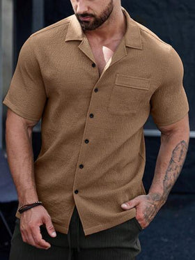 Manfinity Homme قميص موحدة اللون أزرار علوية جيب مرقع للرجال