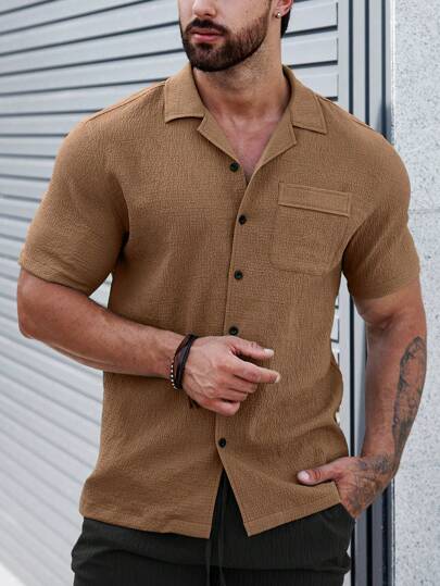 Manfinity Homme قميص موحدة اللون أزرار علوية جيب مرقع للرجال