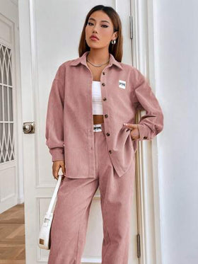 SHEIN EZwear بدلة كاجوال للنساء تتكون من قميص طويل الأكمام بأكتاف متساقطة مطرز بحرف وبنطال بحبل شد