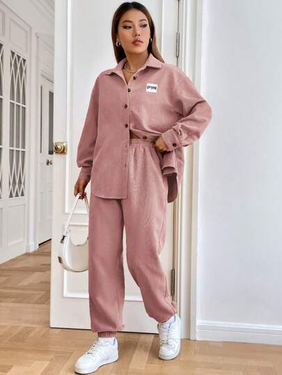 SHEIN EZwear بدلة كاجوال للنساء تتكون من قميص طويل الأكمام بأكتاف متساقطة مطرز بحرف وبنطال بحبل شد