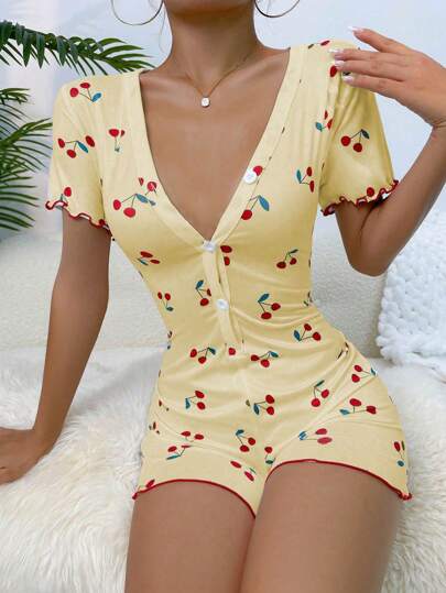 SHEIN رومبير نوم بطباعة كرز مقلم نمط نبات الخس أزرار أمامية