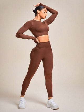 SHEIN Sport Studio مجموعة تمرينات رياضية متكاملة: تي شيرت رياضي عالي المرونة بثقوب الإبهام والبنطلون الضيق اللامع مع الخصر العالي