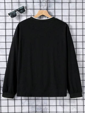 SHEIN تي شيرت بطباعة أحرف مقلم متباين ولد شباب