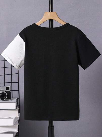 SHEIN تيشيرت بياقة دائرية وأكمام قصيرة للأولاد، تصميم رقعي أنيق، كاجوال، متعدد الاستخدامات، مريح وبسيط