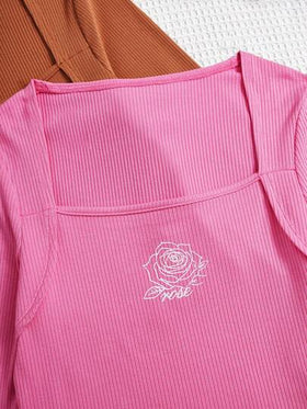 SHEIN تي شيرت عادي ذو ياقة مربعة ونمط محبوك بزهرة لفتيات الثلاثينات 2 قطعة